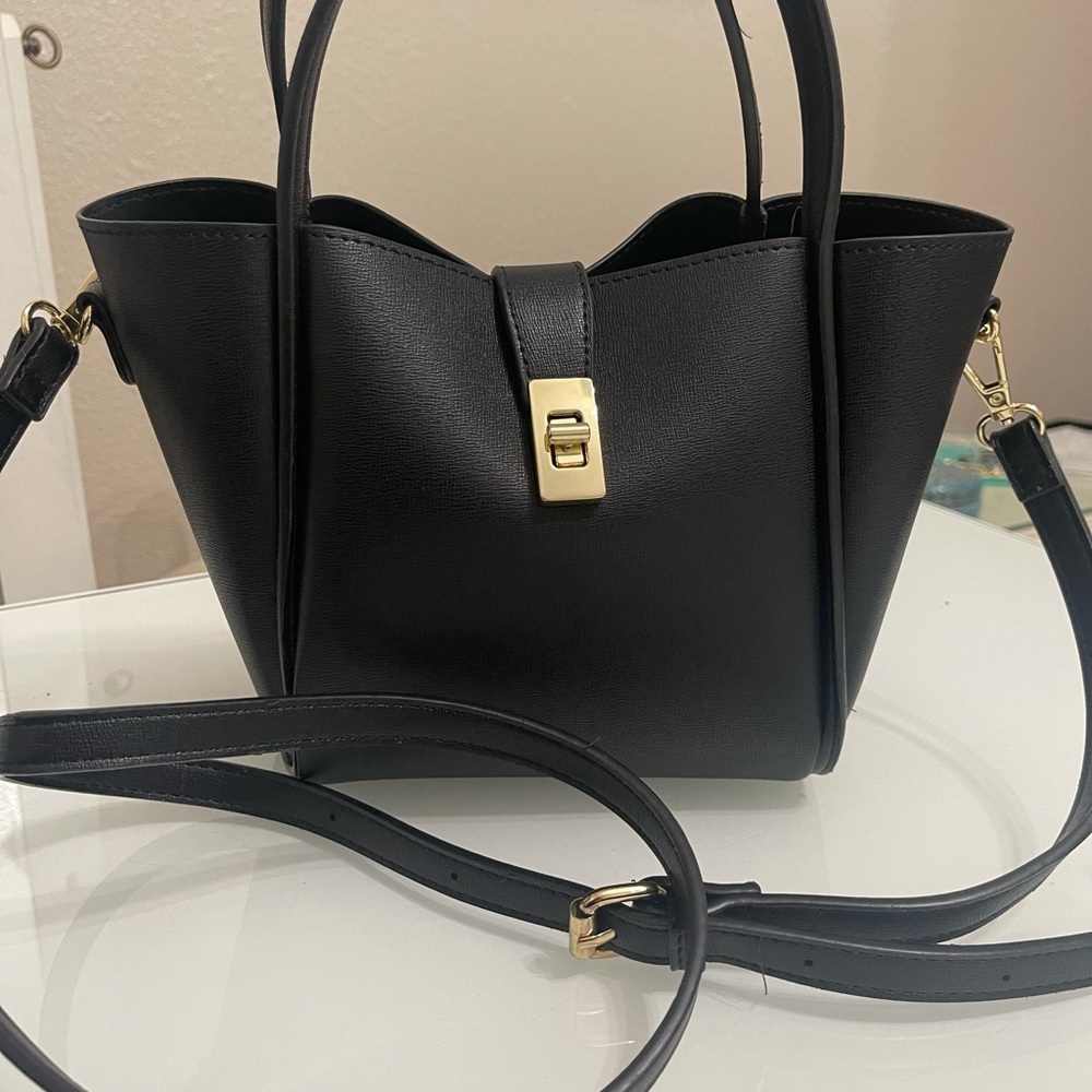 Bag set. Multi use crossbody handbag makeup bag clutch. - Picture 8 of 13